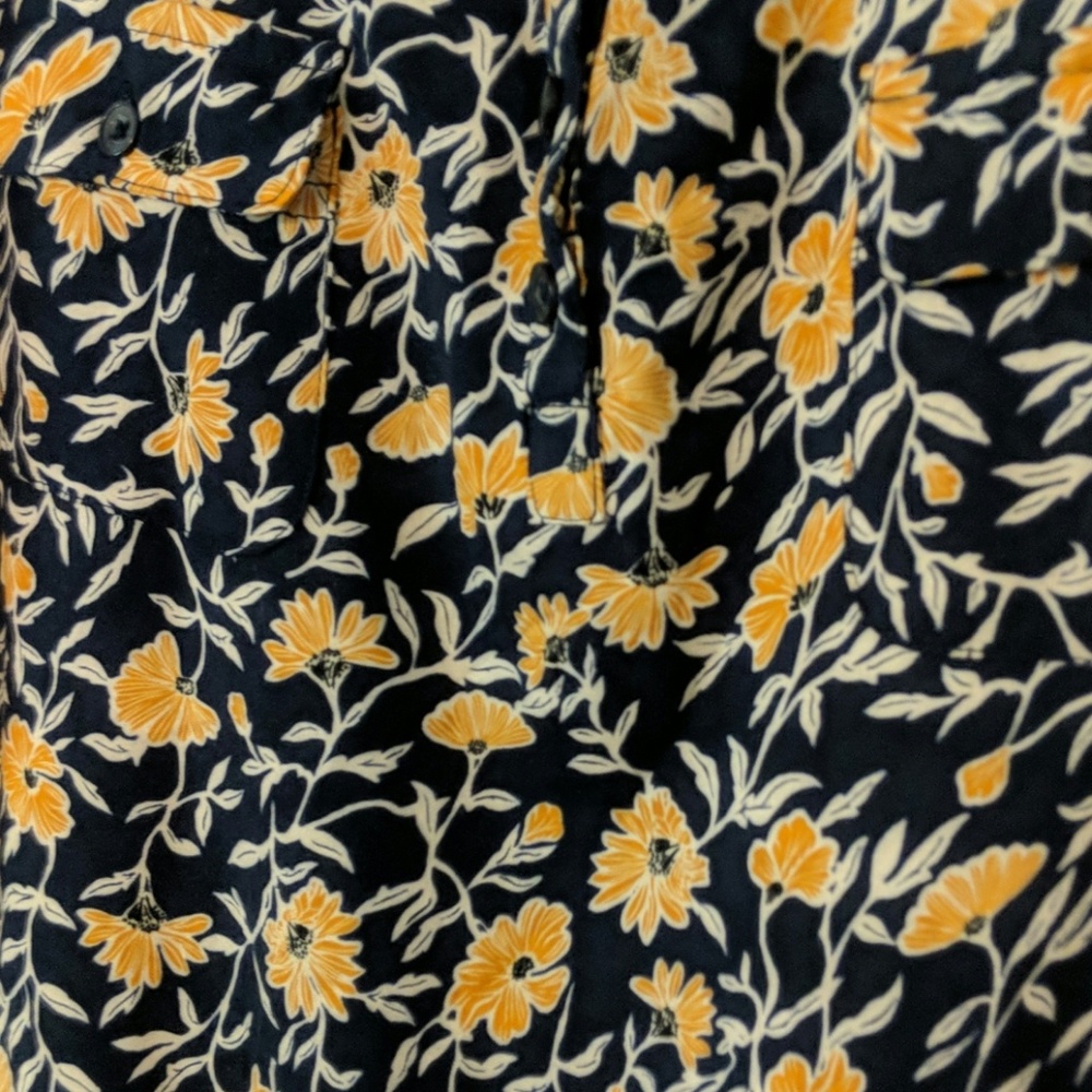 Croft & Barrow blouse.  Size M. - Picture 2 of 4